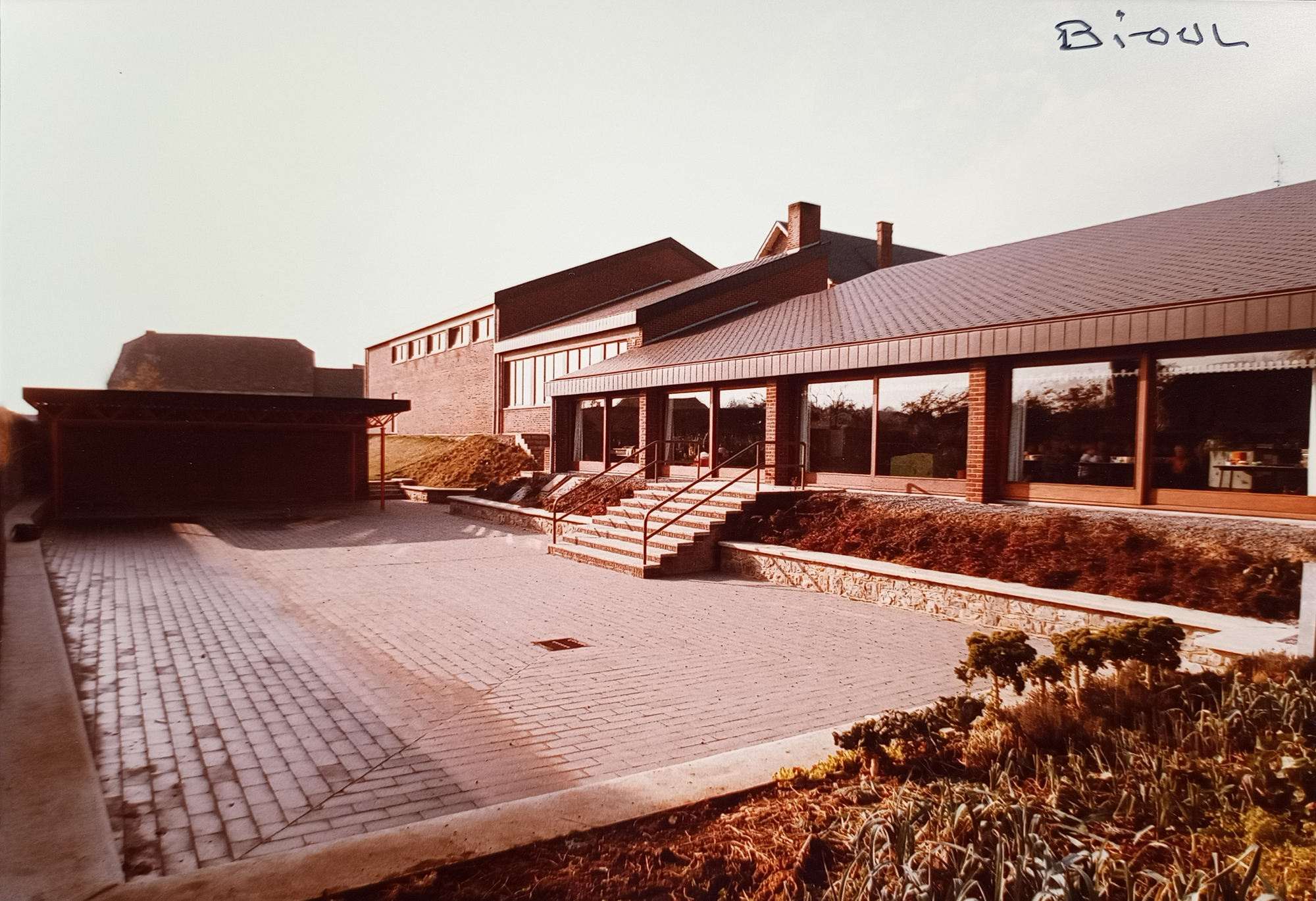 Bâtiment rural en blocs, toiture métal